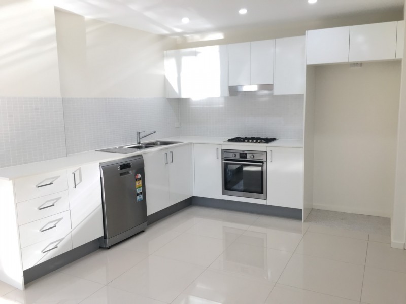 24/8-12 Linden St, Toongabbie NSW 2146