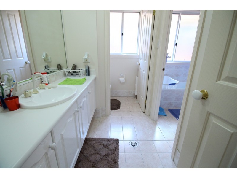 167 Quakers Rd, Quakers Hill NSW 2763