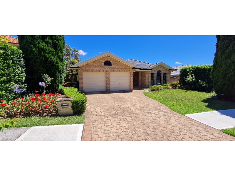 14 Brampton Dr, Beaumont Hills NSW 2155