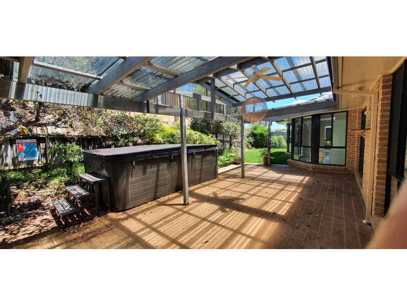 14 Brampton Dr, Beaumont Hills NSW 2155