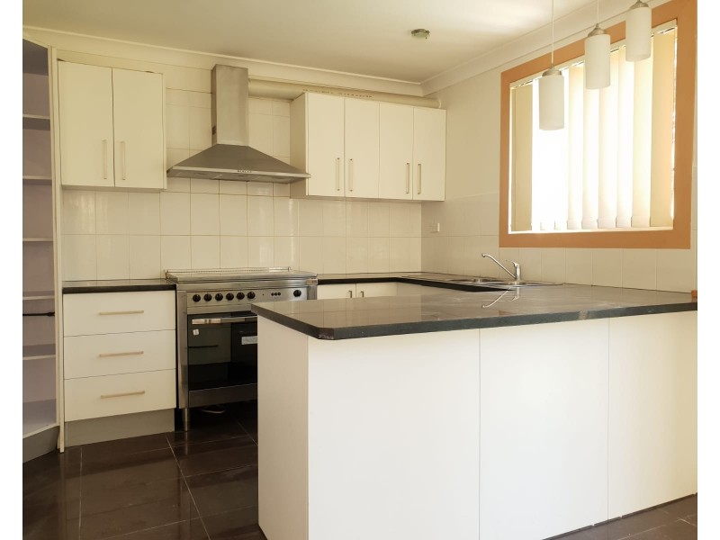 8B LISMORE STREET, Pendle Hill NSW 2145