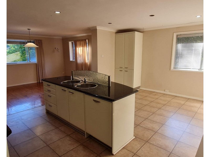 90 Bradley Drive, Carlingford NSW 2118