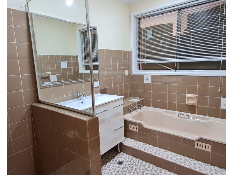 90 Bradley Drive, Carlingford NSW 2118