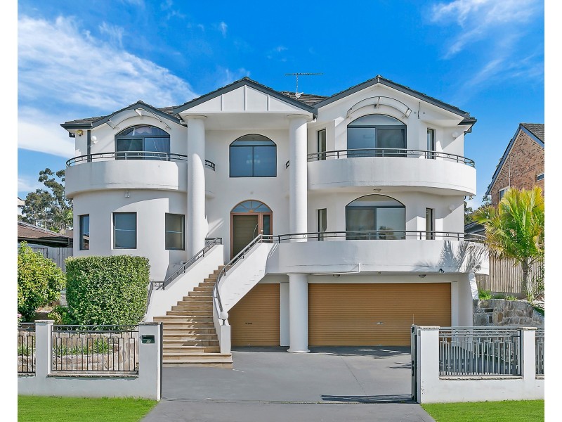 33 Strathalbyn Drive, Oatlands NSW 2117