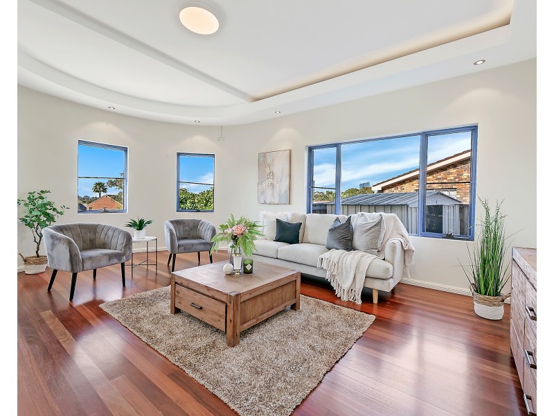 33 Strathalbyn Drive, Oatlands NSW 2117