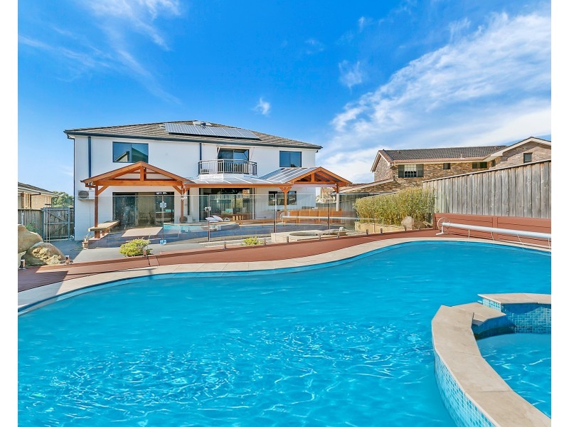 33 Strathalbyn Drive, Oatlands NSW 2117