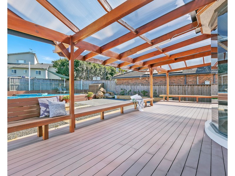 33 Strathalbyn Drive, Oatlands NSW 2117