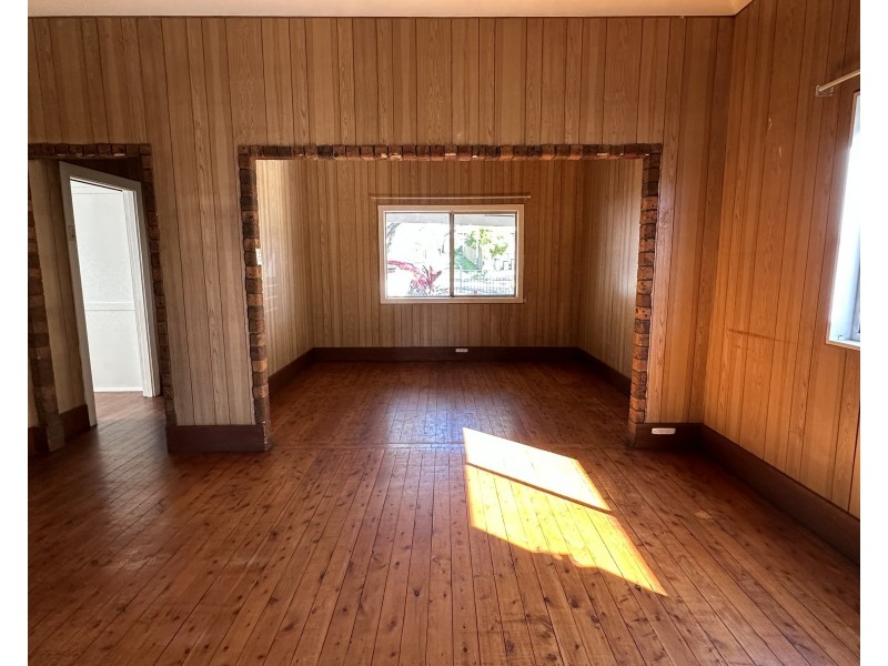 25 Defoe St, Wiley Park NSW 2195