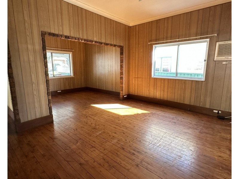 25 Defoe St, Wiley Park NSW 2195