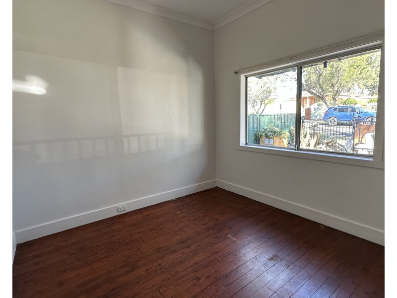 25 Defoe St, Wiley Park NSW 2195