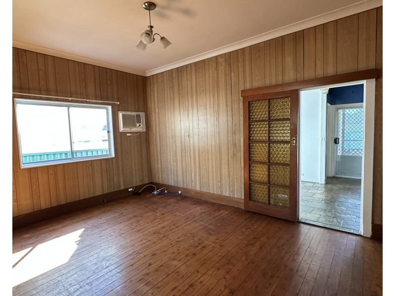 25 Defoe St, Wiley Park NSW 2195