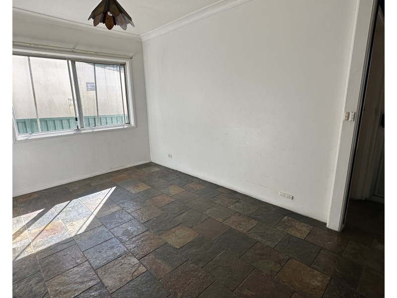 25 Defoe St, Wiley Park NSW 2195