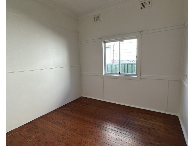 25 Defoe St, Wiley Park NSW 2195