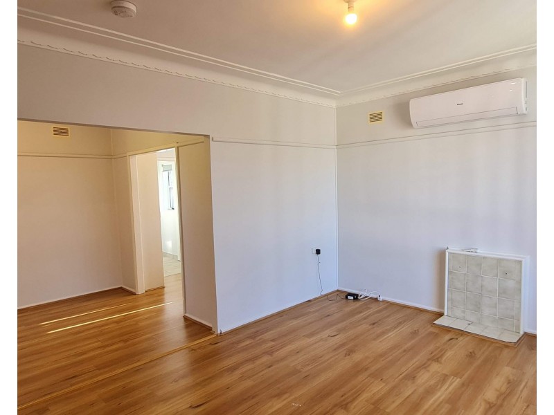 10 ENNIS PLACE, Lalor Park NSW 2147