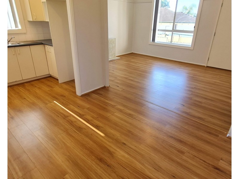 10 ENNIS PLACE, Lalor Park NSW 2147