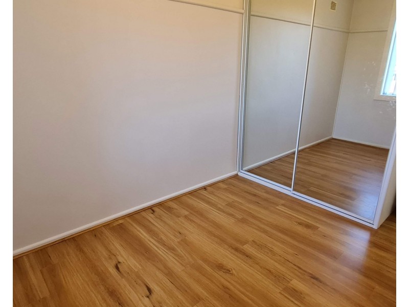 10 ENNIS PLACE, Lalor Park NSW 2147