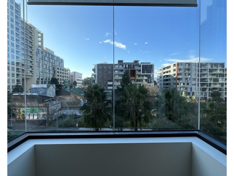 2303/17 LACHLAN ST, Waterloo NSW 2017