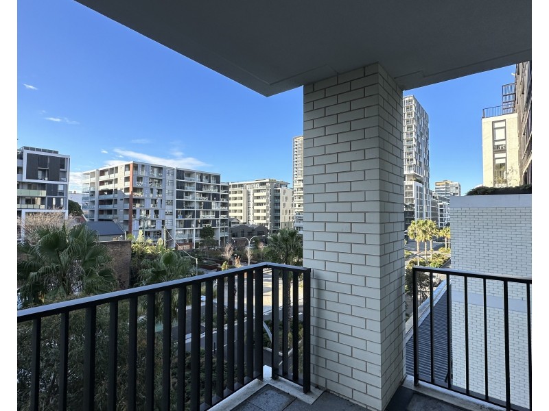 2303/17 LACHLAN ST, Waterloo NSW 2017