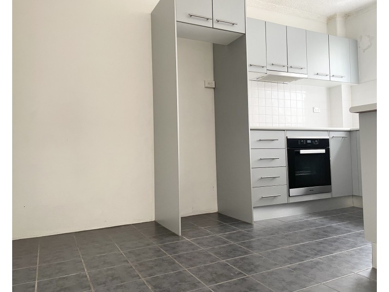 2/28 Meadow Crescent, Meadowbank NSW 2114