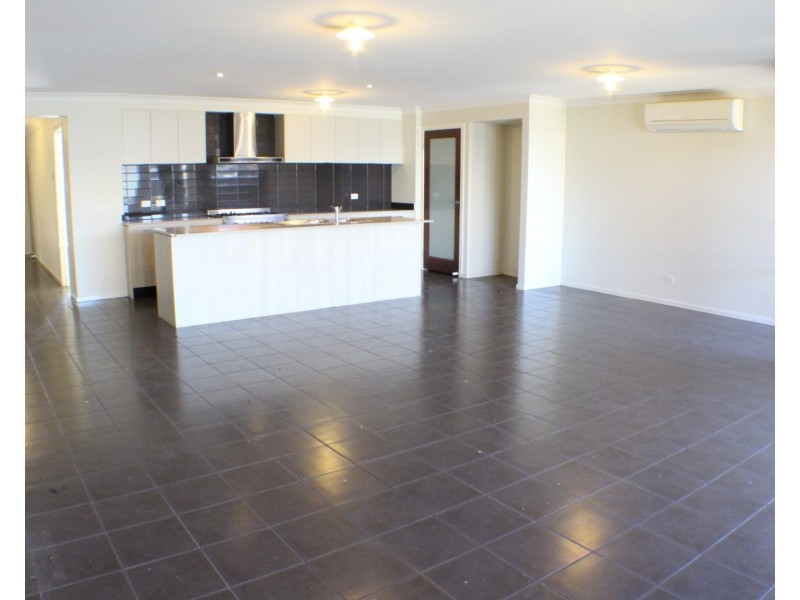 25 Brunswick Circuit, Ropes Crossing NSW 2760