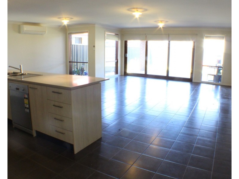 25 Brunswick Circuit, Ropes Crossing NSW 2760