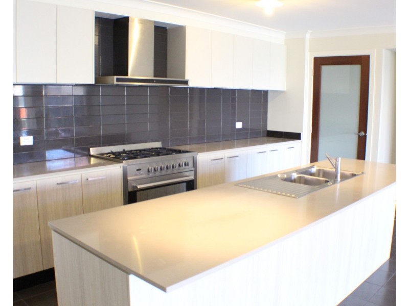 25 Brunswick Circuit, Ropes Crossing NSW 2760