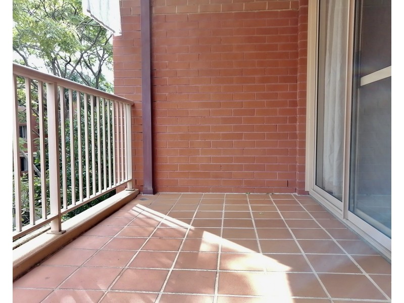 12/1-23 Lancaster Drive, Marsfield NSW 2122