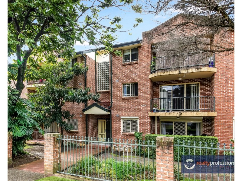 2/22-24 Bailey St, Westmead NSW 2145