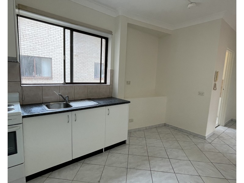 8/4-6 Fisher Street, Cabramatta NSW 2166