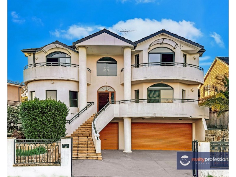 33 Strathalbyn Drive, Oatlands NSW 2117