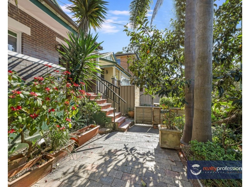 20 GLEN STREET, Marrickville NSW 2204