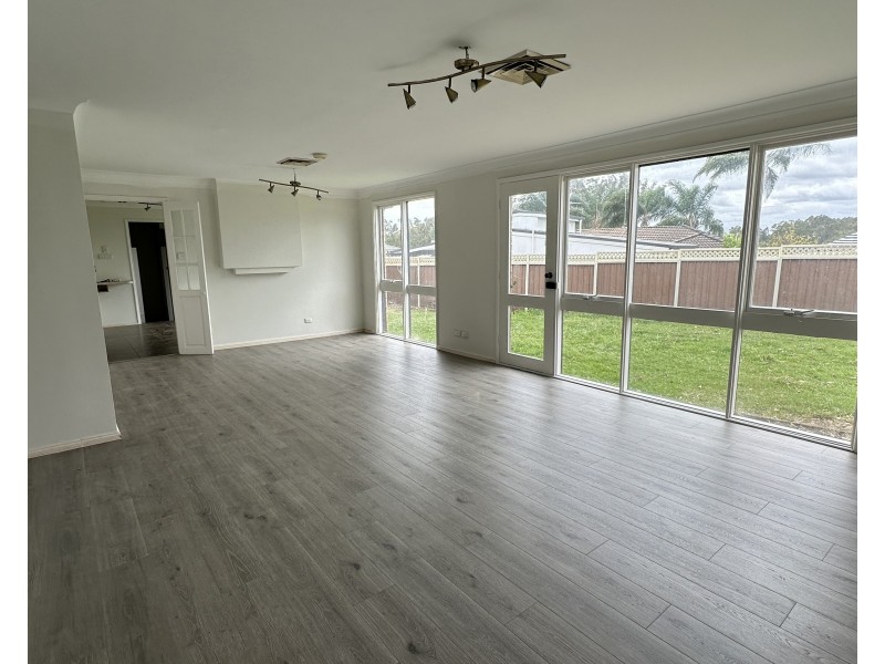 41 Stoke Crescent, South Penrith NSW 2750