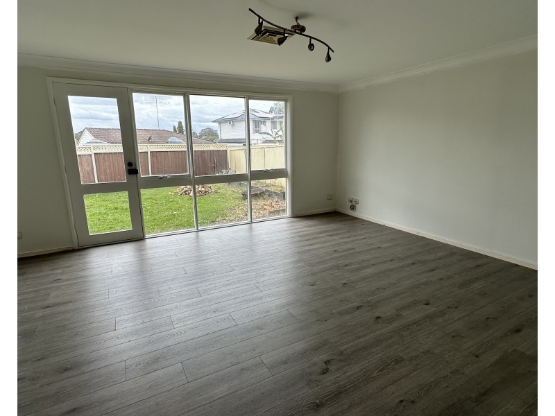 41 Stoke Crescent, South Penrith NSW 2750