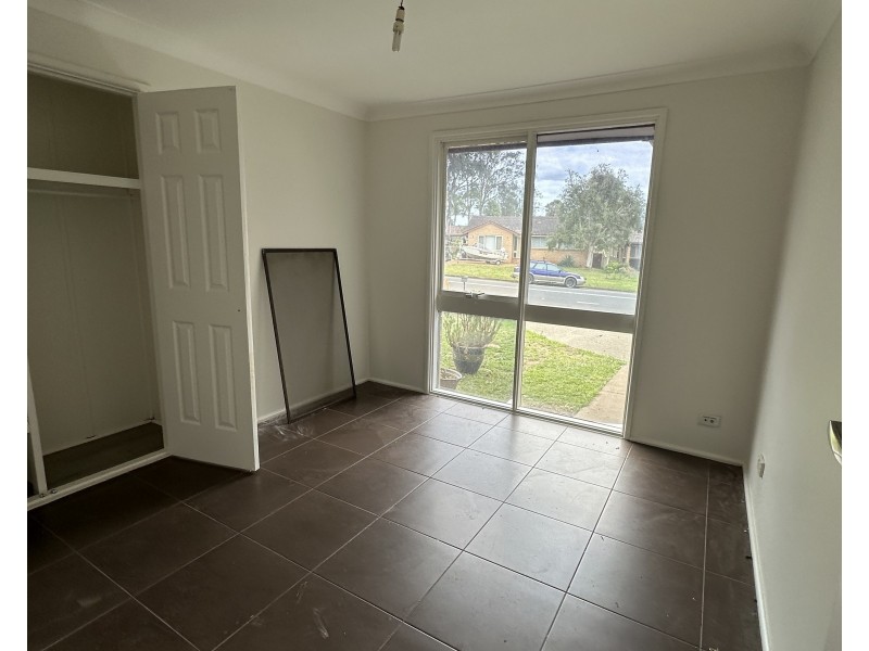 41 Stoke Crescent, South Penrith NSW 2750