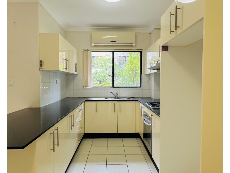 2/166 Bridge Road, Westmead NSW 2145