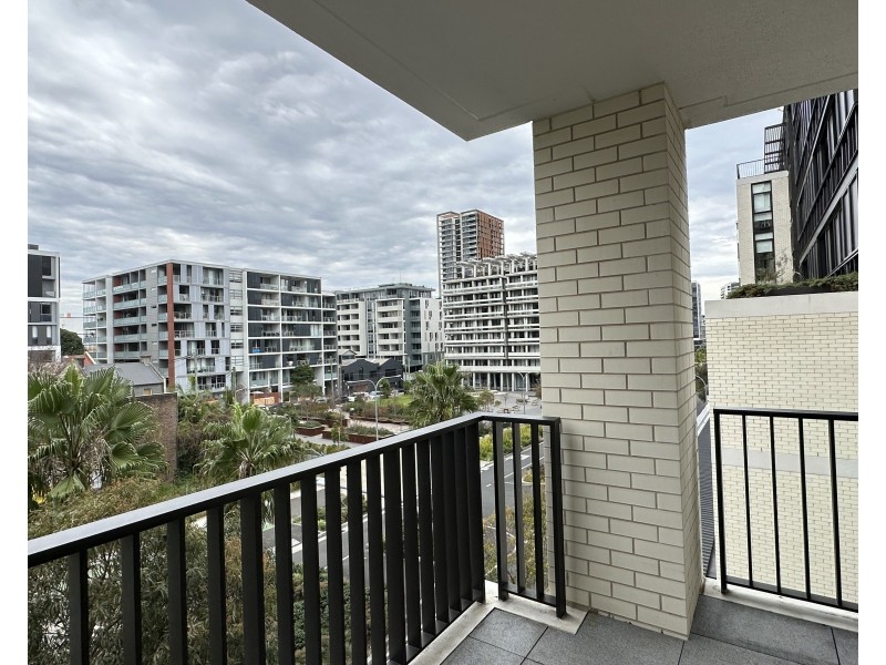 2303/17 LACHLAN ST, Waterloo NSW 2017