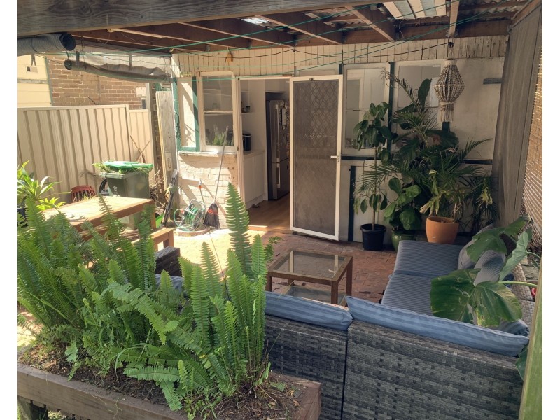 Room 1/20 GLEN STREET, Marrickville NSW 2204