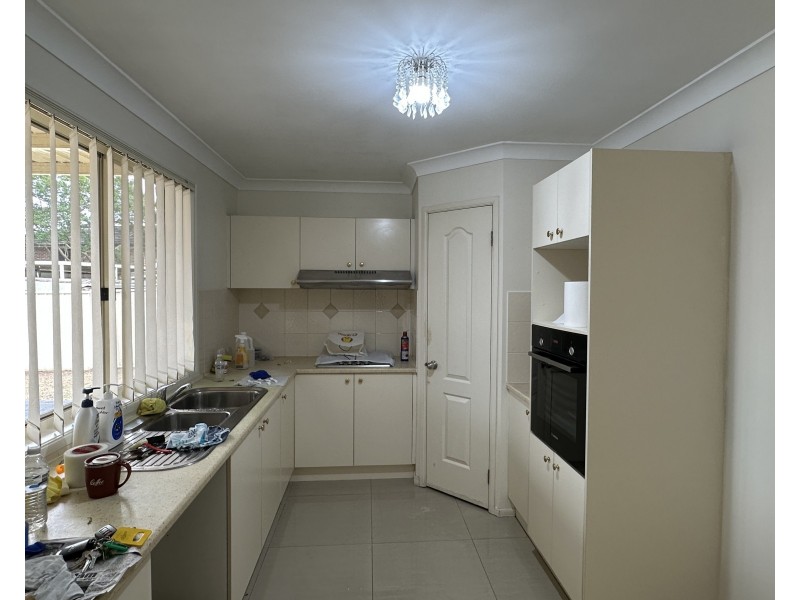 3 CARY WAY, Fairfield East NSW 2165