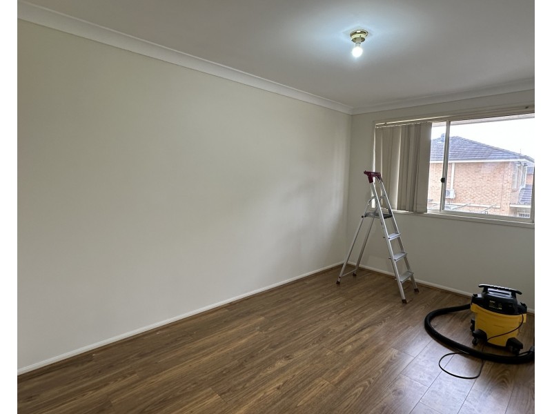 3 CARY WAY, Fairfield East NSW 2165