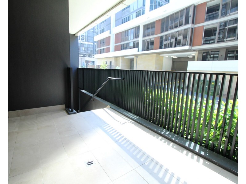 C207/10 Half St, Wentworth Point NSW 2127