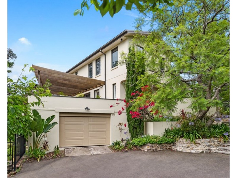 2 RICHMOND AVENUE, St Ives NSW 2075