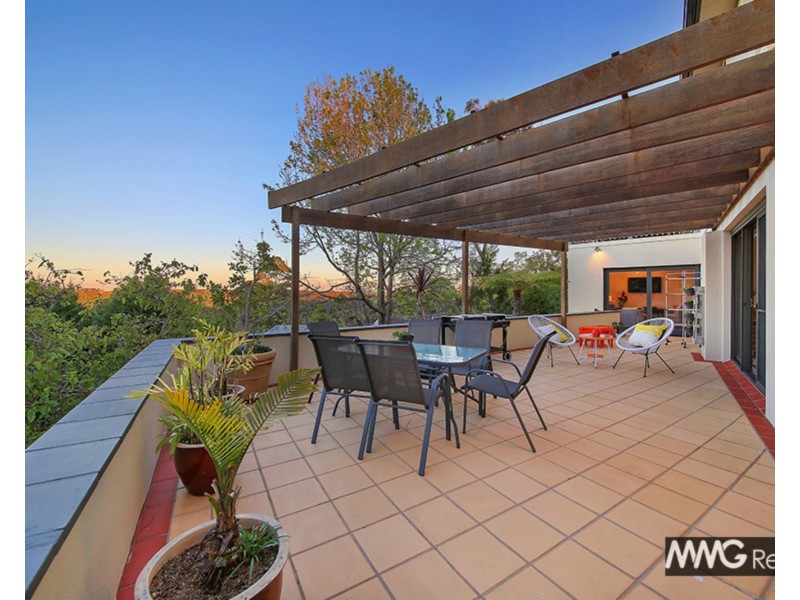 2 RICHMOND AVENUE, St Ives NSW 2075