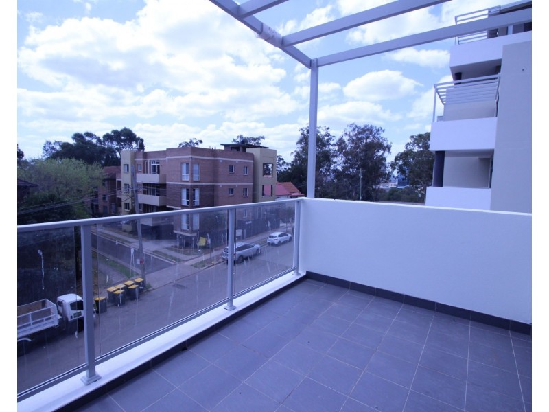 18/2-4 Amos St, Westmead NSW 2145
