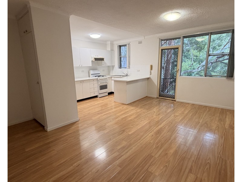 8/54 DOOMBEN AVENUE, Eastwood NSW 2122