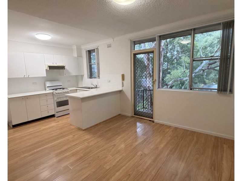 8/54 DOOMBEN AVENUE, Eastwood NSW 2122