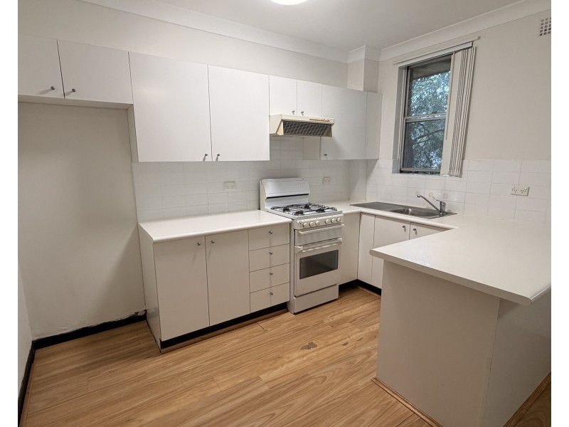 8/54 DOOMBEN AVENUE, Eastwood NSW 2122