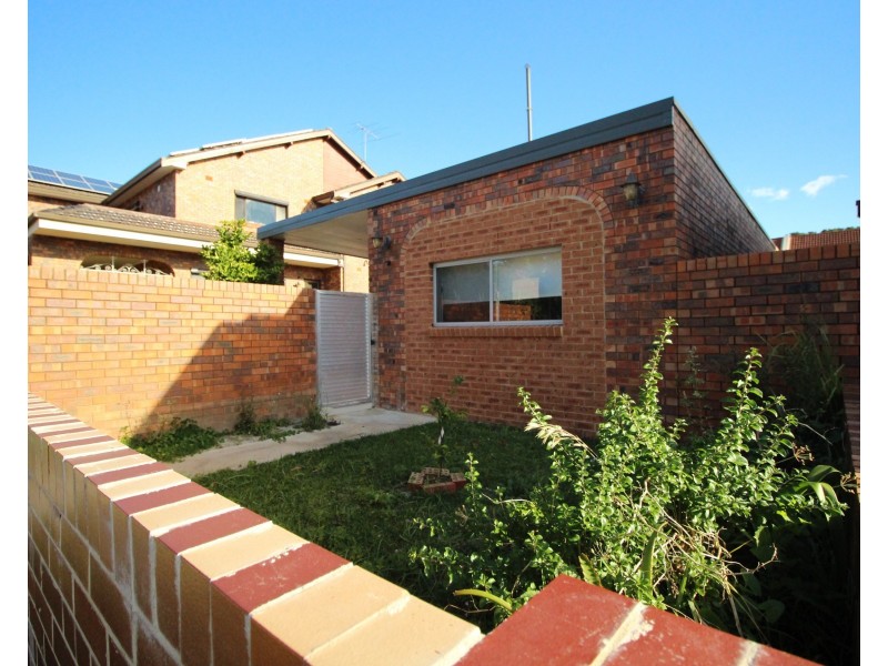 Granny Flat/1 Waratah St, North Strathfield NSW 2137