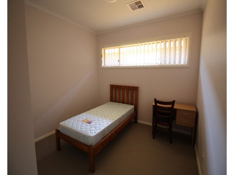 10 Empire Circuit, Penrith NSW 2750