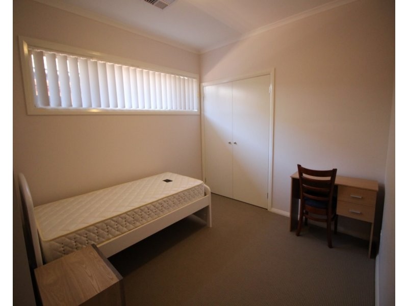 10 Empire Circuit, Penrith NSW 2750