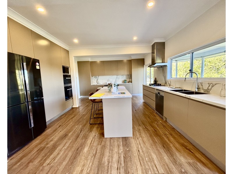 25 CARMEN STREET, St Ives NSW 2075